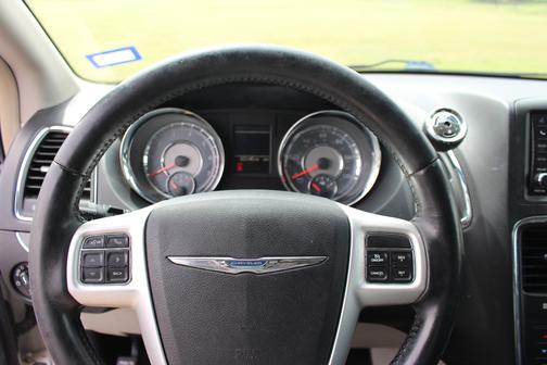 White 2016 Chrysler Town & Country Touring