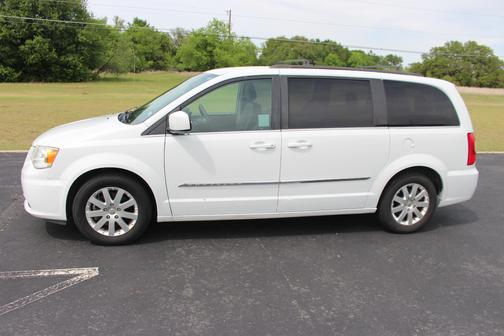White 2016 Chrysler Town & Country Touring