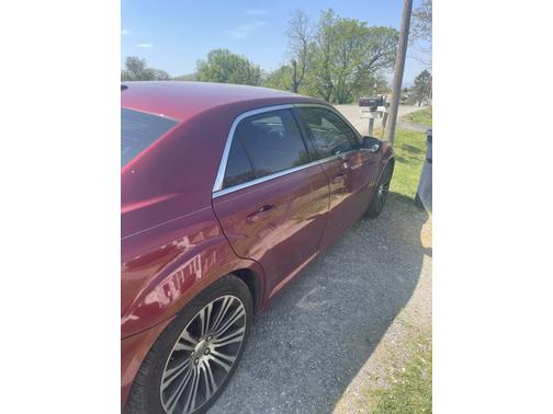 Photo 3 of 15 of 2013 Chrysler 300 S