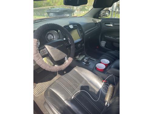 Photo 5 of 15 of 2013 Chrysler 300 S
