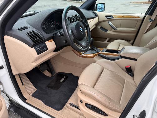 White 2005 BMW X5 4.4i