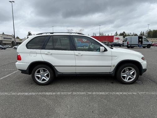 White 2005 BMW X5 4.4i