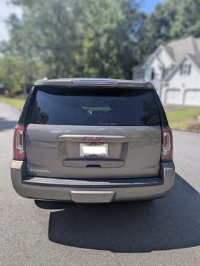 Silver 2019 GMC Yukon SLT