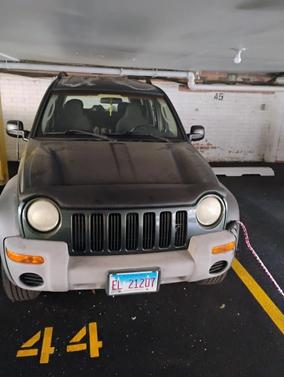Green 2002 Jeep Liberty Sport