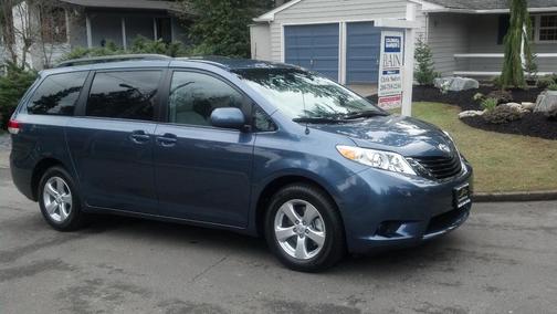 Blue 2013 Toyota Sienna LE