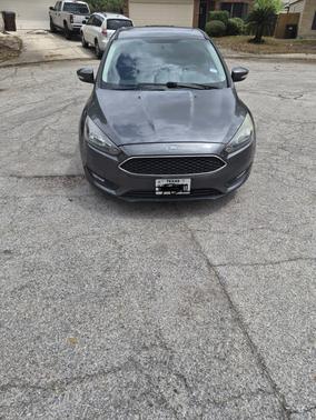 Gray 2018 Ford Focus SEL