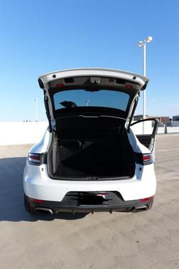 White 2019 Porsche Macan Macan