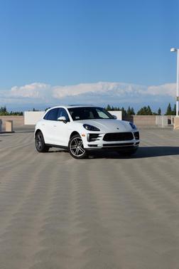 White 2019 Porsche Macan Macan