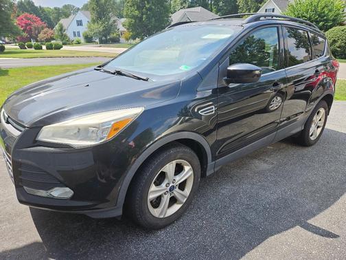 Black 2013 Ford Escape SE