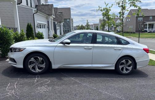 White 2018 Honda Accord EX-L