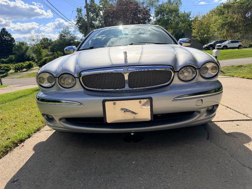 Silver 2007 Jaguar X-Type 3