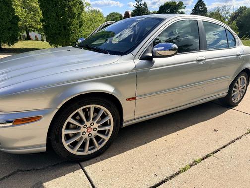 Silver 2007 Jaguar X-Type 3