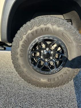 Beige 2024 Chevrolet Colorado ZR2