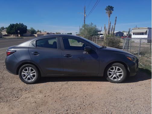 2017 Toyota Yaris iA Base