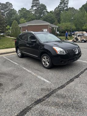 Black 2012 Nissan Rogue SV