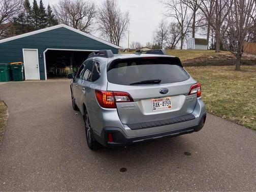 Silver 2018 Subaru Outback 3.6R Limited