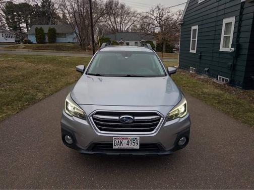 Silver 2018 Subaru Outback 3.6R Limited