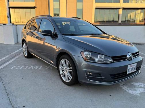 Gray 2015 Volkswagen Golf SportWagen TDI SE 4-Door