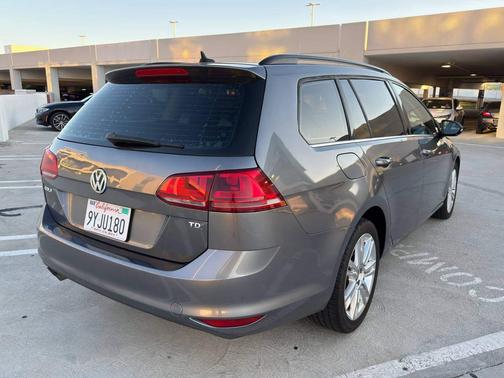Gray 2015 Volkswagen Golf SportWagen TDI SE 4-Door