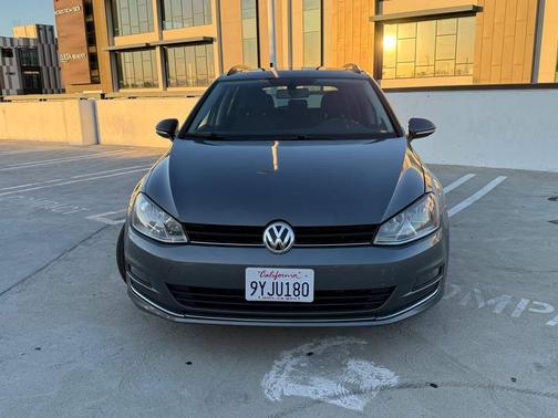 Gray 2015 Volkswagen Golf SportWagen TDI SE 4-Door