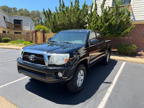 Black 2011 Toyota Tacoma Double Cab