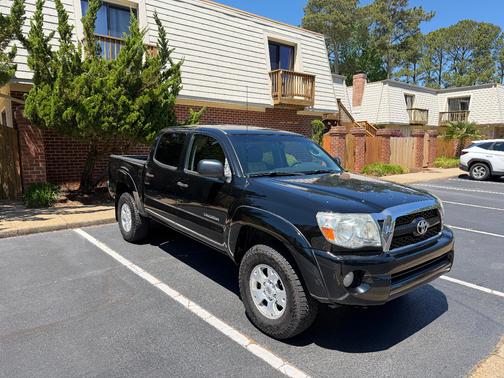 Black 2011 Toyota Tacoma Double Cab