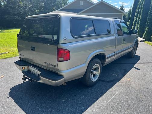2002 Chevrolet S-10 LS Extended Cab
