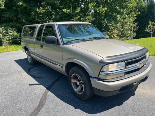 2002 Chevrolet S-10 LS Extended Cab