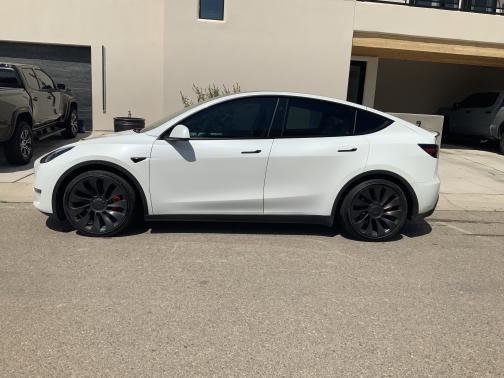 2023 Tesla Model Y Performance