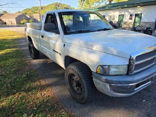White 2001 Dodge Ram 2500 Base