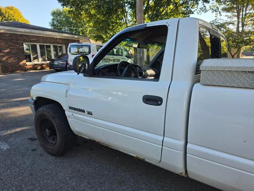 White 2001 Dodge Ram 2500 Base