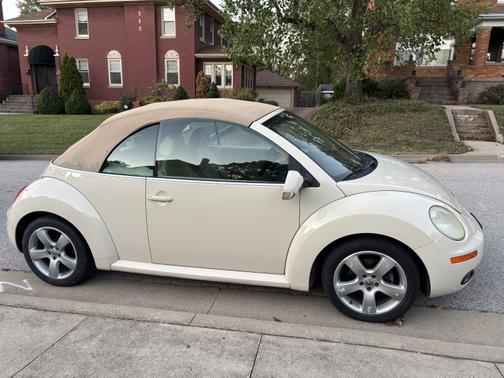 2006 Volkswagen New Beetle 2.5