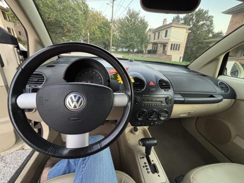 2006 Volkswagen New Beetle 2.5