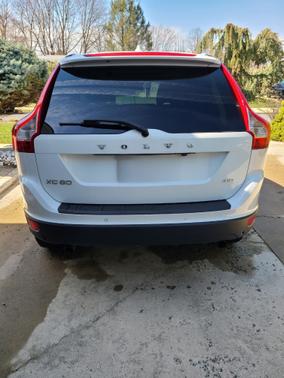 White 2012 Volvo XC60 3.2