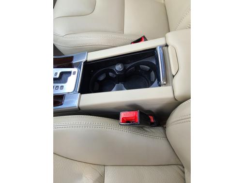 White 2012 Volvo XC60 3.2