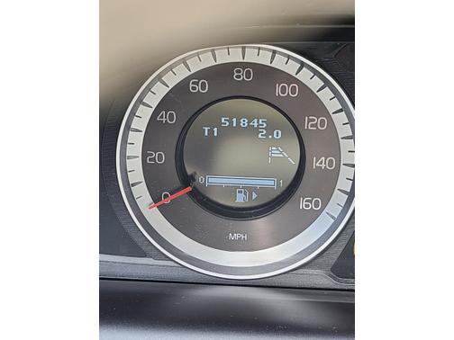 White 2012 Volvo XC60 3.2