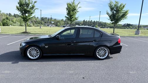 Black 2011 BMW 328 i xDrive