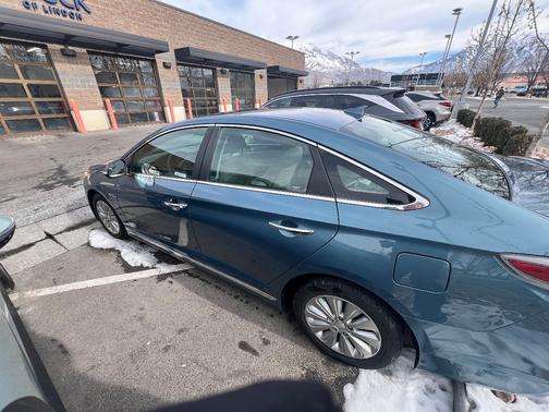 2016 Hyundai SONATA Hybrid SE