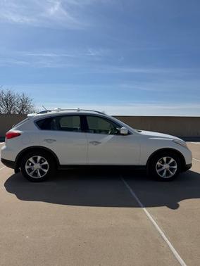 White 2008 INFINITI EX35 Journey