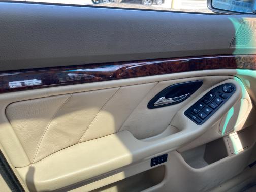2000 BMW 528 i