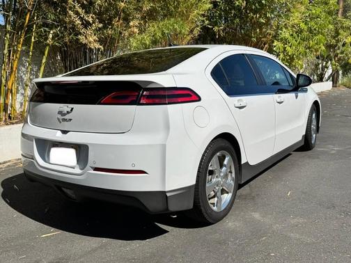 White 2013 Chevrolet Volt Base