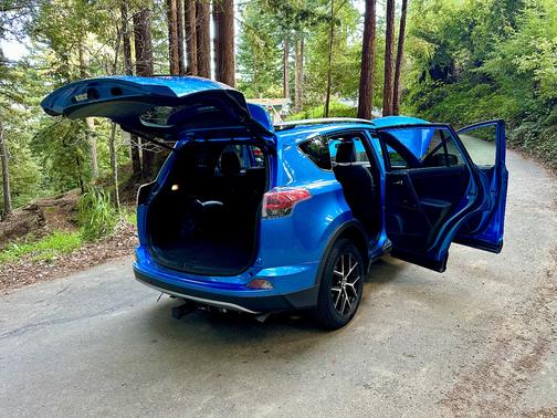 2017 Toyota RAV4 Hybrid SE