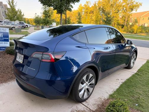 Blue 2021 Tesla Model Y Long Range