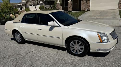 White 2008 Cadillac DTS Luxury III