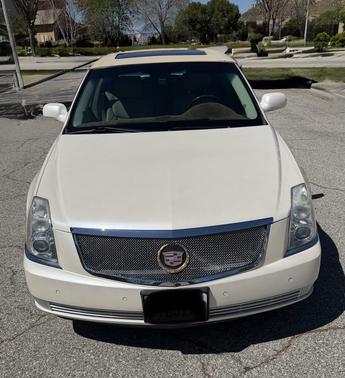White 2008 Cadillac DTS Luxury III