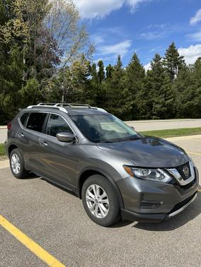 Gray 2018 Nissan Rogue S