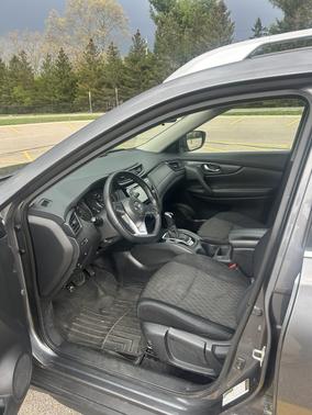Gray 2018 Nissan Rogue S