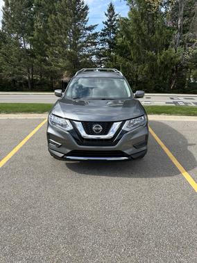 Gray 2018 Nissan Rogue S