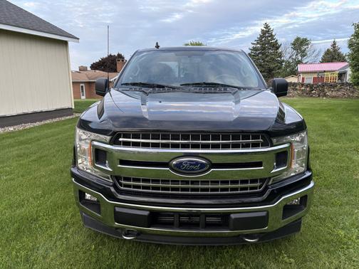 Black 2018 Ford F-150 XLT