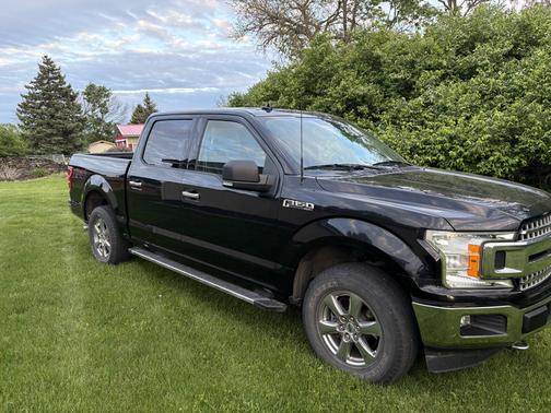 Black 2018 Ford F-150 XLT